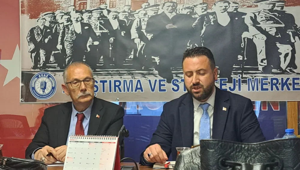 İZMİR’DE “KÜRESEL İKLİM DEĞİŞİKLİĞİ VE TÜRKİYE’YE ETKİLERİ” KONFERANSI DÜZENLENDİ