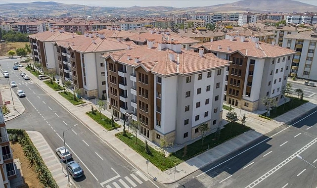 YIKILAN BİNALAR